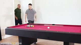 Ava Addams - La explosiva Ava Addams adora montar pollas duras.