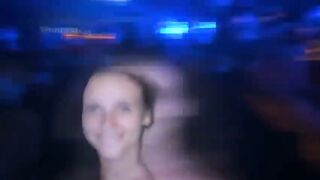 Sexo anal en el baño de la discoteca