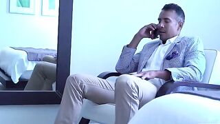 Katrina Kartel, tu novia trabaja duro para mantener el empleo todos los días