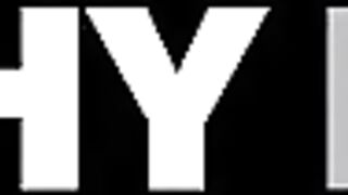 Jade Valentine experimenta con su agujero anal