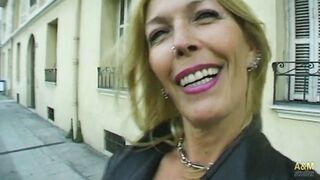 La milfs francesita está de rechupete