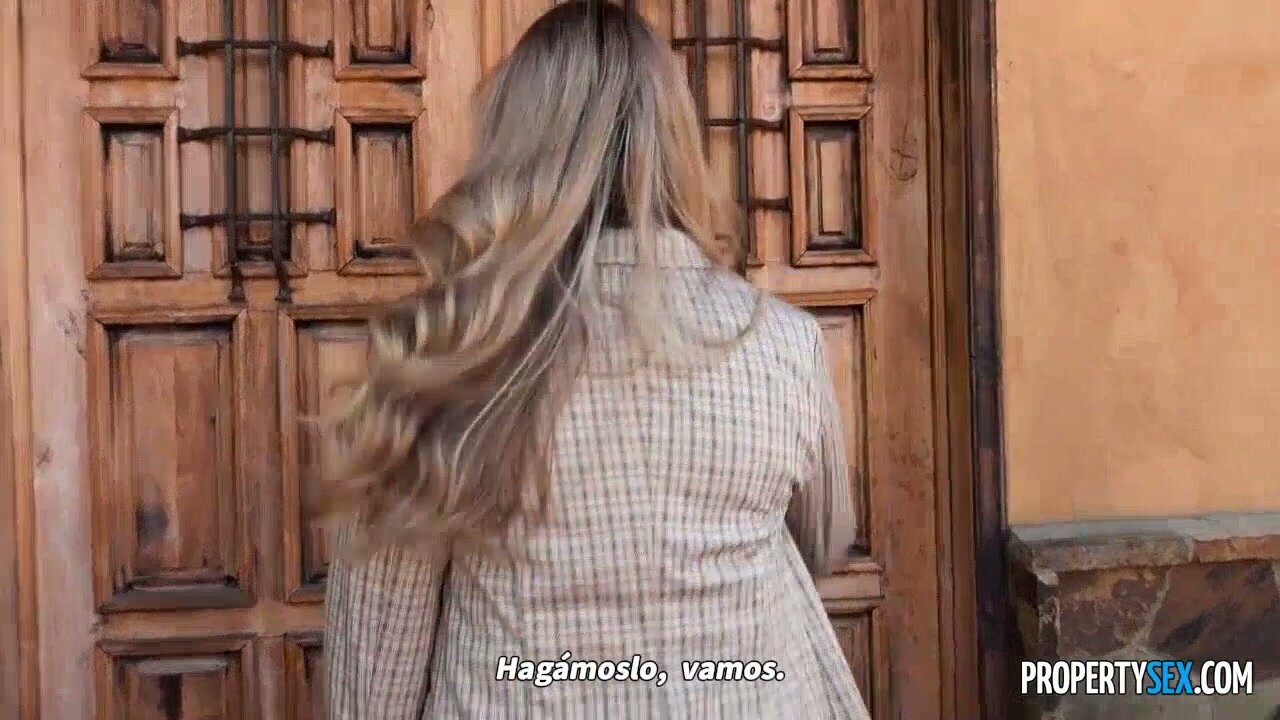Tetas grandes y bienes raíces - Angie Faith