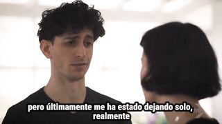 He notado como me miras , asqueroso ¿ acaso quieres follarte a mamá ? Olive Glass Sub