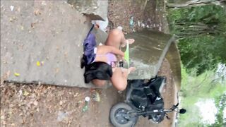 Cogiendo en la via publica