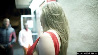 Lena Paul con 2 negros sub español