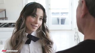 aria lee Una estudiante le demuestra a su profesor cuánto le importa la educación_