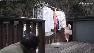 HMN-904-U Mis grandes pechos llamaron su atención; mientras mi marido está fuera dura