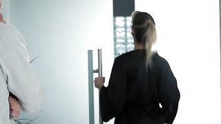 La puta de mamá me da un masaje con final feliz y le.meto la verga - Alexis fawx