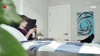 Mamá Por Qué Pusiste Una Cámara Espía En Mi Habitación - Alyssia Vera