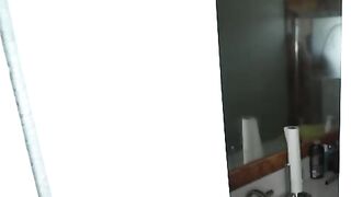 Mira A Mi Madrastra Rebotar Con Sus Enormes Tetas Mientras La Follo - Reagan Foxx