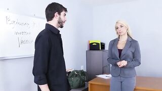 Sarah Vandella, Logan Largo