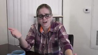 Cody vore despierto a tetona para follarmela