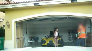 0014 Penelope - Fucks the Mechanic for Some Side Cash "Pagando el Alquiler del Coche"