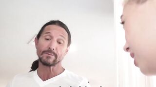 Chloe Surreal - Hace ejercicio con su abuelo y terminan follando sub esp