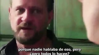 papa enseña a su hija sub