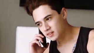 mama cuida a su pequeño sub