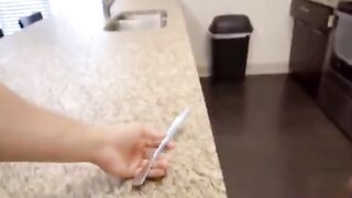 se coje a su hermana inocente