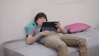 La Amiga Tetona de Mi Novia