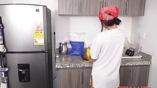 XXX - ( Antonella Riva ) Sirvienta Caliente