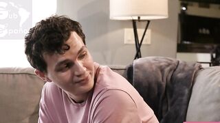 ¡Mi chico molesto tiene el control remoto equivocado! Sub